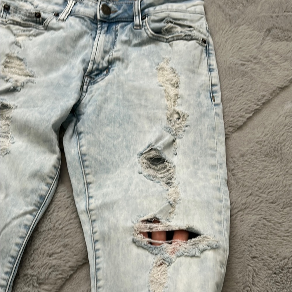 **LAST CHANCE!! American Eagle Outfitters Men’s Slim Cut Distressed Jeans - Picture 6 of 14